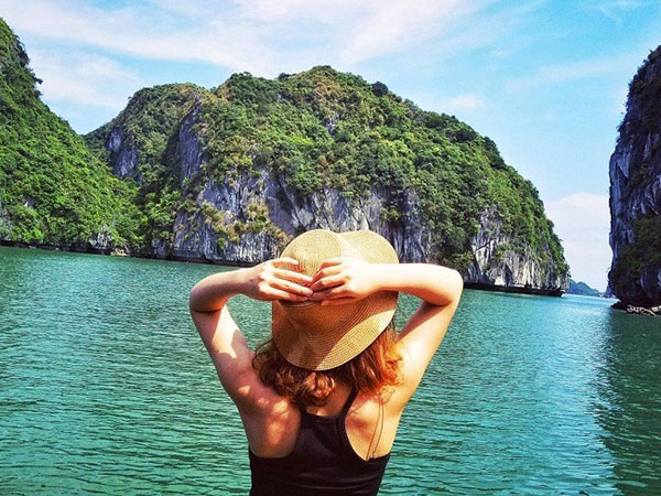 How to Get to Cat Ba Island from Hanoi | Cat Ba Express Bus Guide